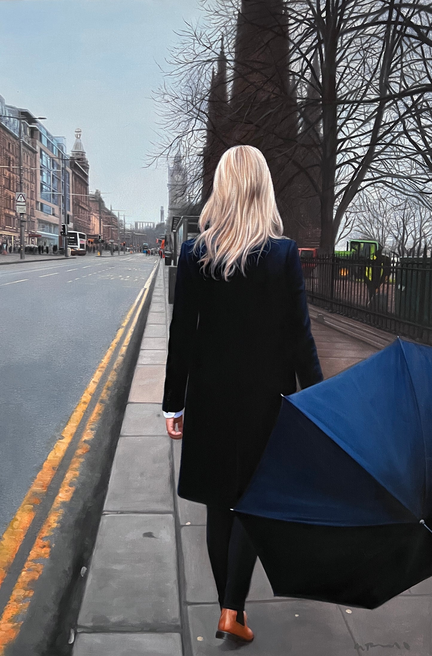 Black Coat on the Royal Mile (0803)